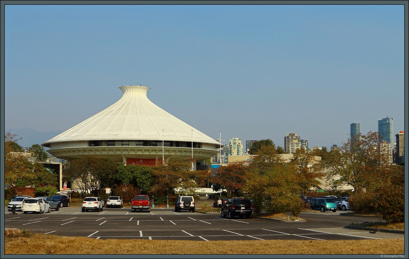 Das aus den 1960er Jahren stammende MacMillan Space Centre beherbergt ein Planetarium und das Museum of Vancouver. (Vancouver, 16.10.2022)