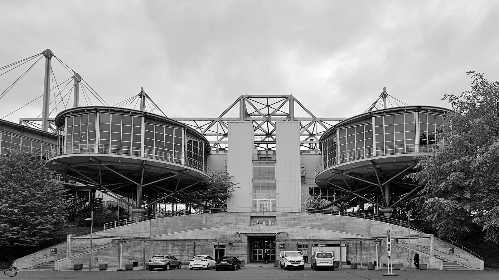 Das Convention Center ist ein futuristischer Gebudekomplex auf dem Messegelnde in Hannover. (April 2024)