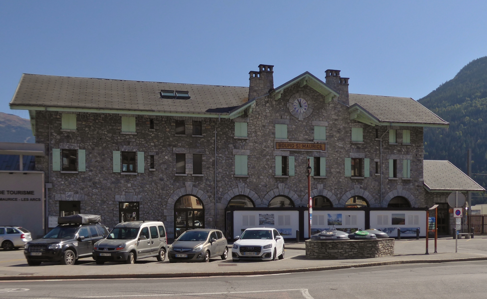 Das Ehemalige Bahnhofsgebude von Bourg St. Maurice. 09.2022