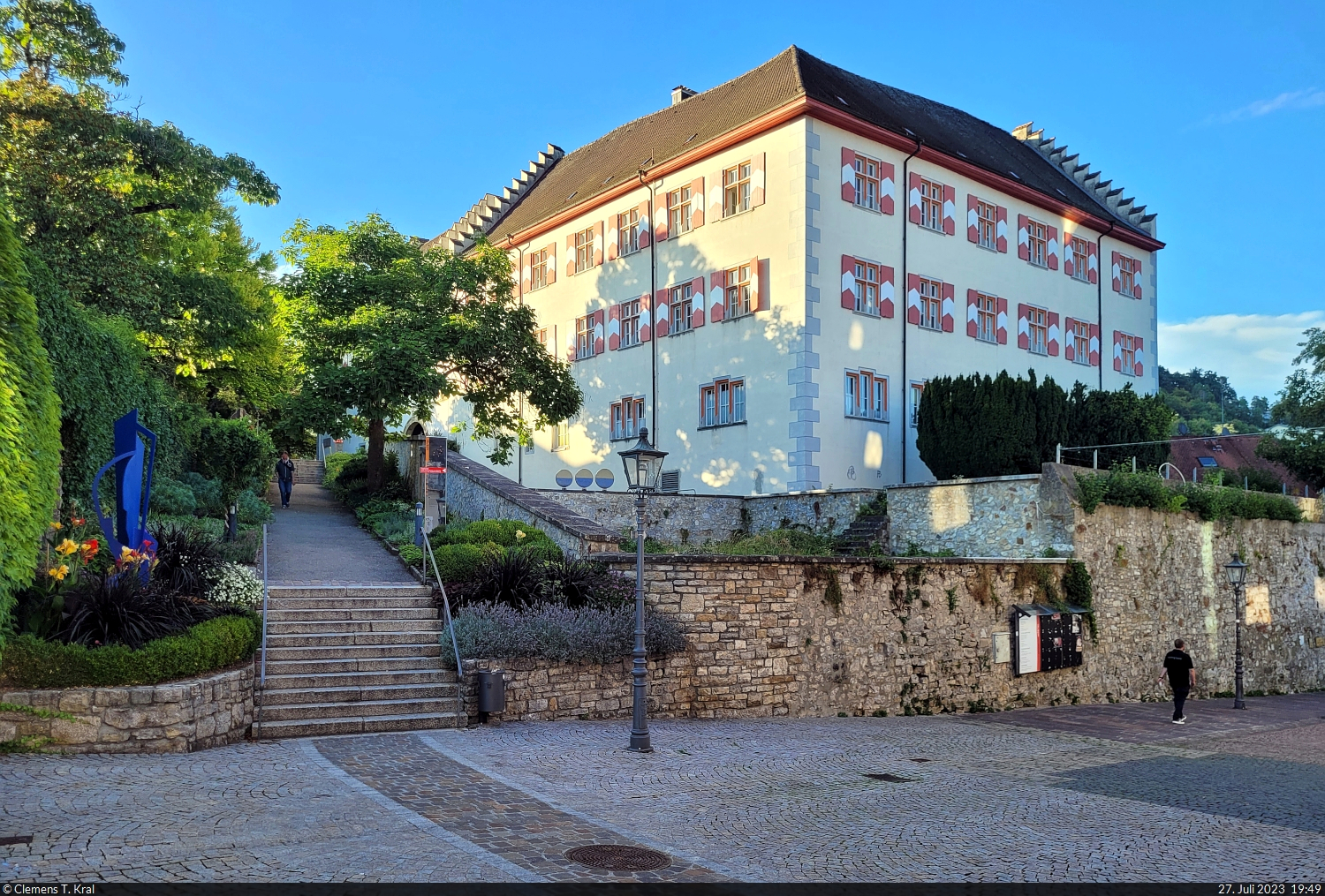 Das Neue Schloss prgt den historischen Stadtkern von Tiengen (Waldshut-Tiengen). Es ist vom 11. bis 16. Jahrhundert entstanden und befindet sich in privater Hand.

🕓 27.7.2023 | 19:49 Uhr