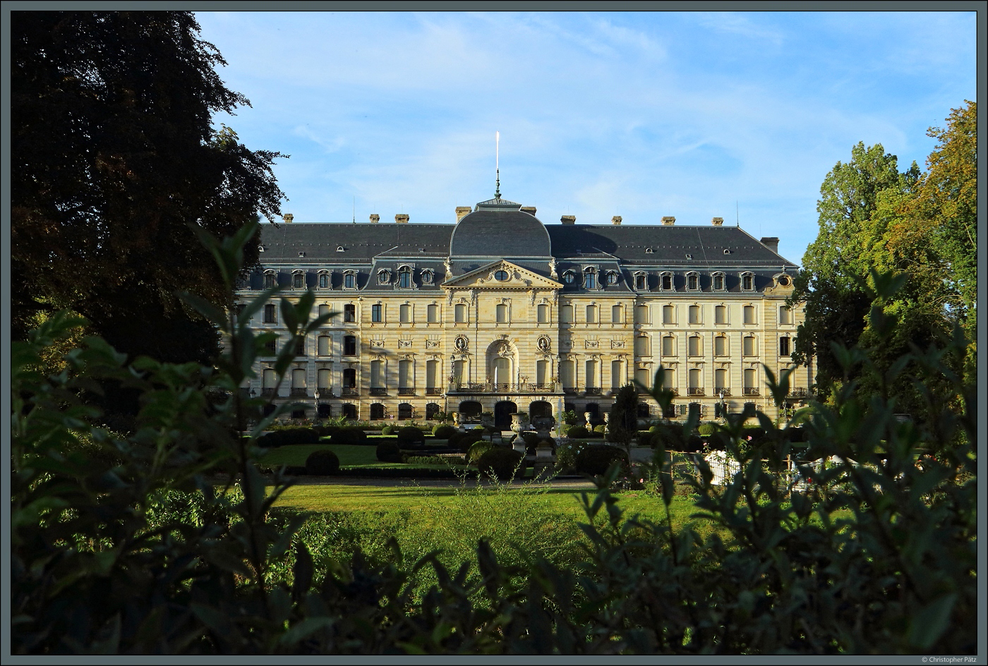 Das Schloss Donaueschingen entstand um 1723 und wurde in den folgenden Jahrhunderten mehrfach umgebaut. Noch heute ist das Schloss im Besitz der Adelsfamilie Frstenberg. (Donaueschingen, 01.10.2023)