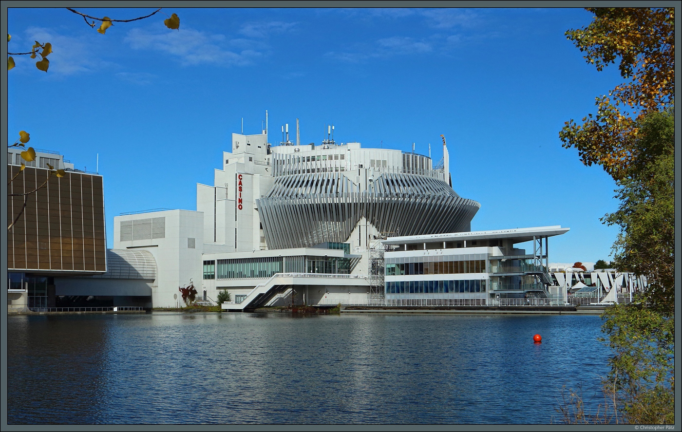 Der ehemalige franzsische Pavillion der Expo 1967 beherrbergt heute ein Kasino, welches zu den 10 Grten weltweit gehrt. (Montreal, 10.10.2022)