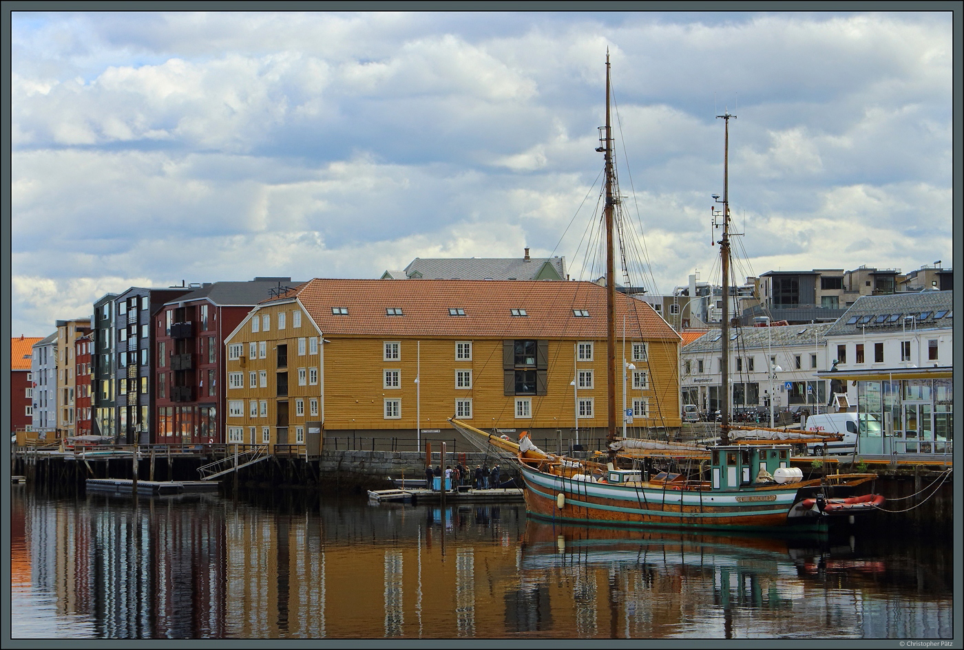 Die ehemaligen Speicher am Hafen von Trondheim werden inzwischen als Wohn- und Geschftshuser genutzt.  (24.05.2023)
