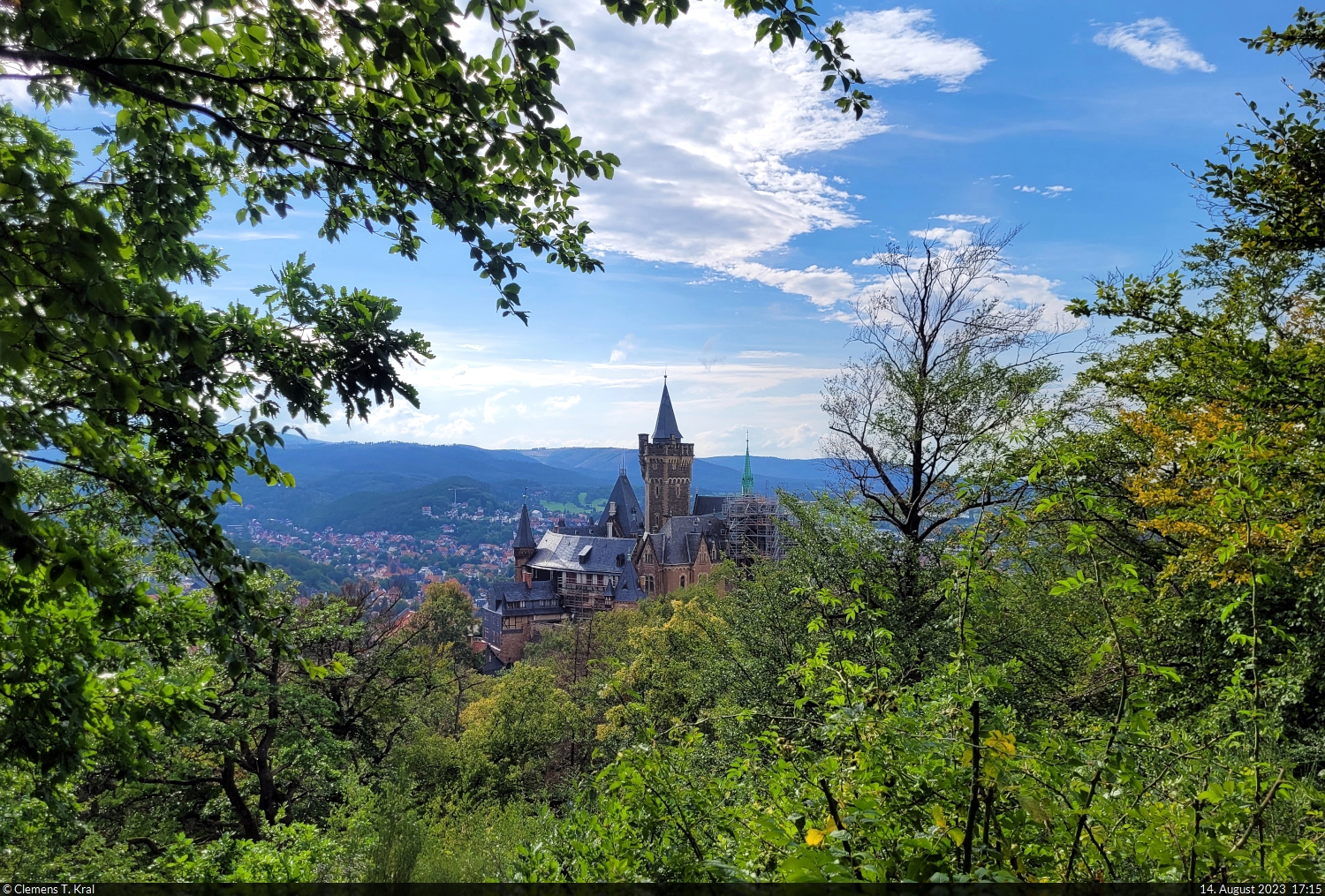 Dieser Blick vom Agnesberg in Wernigerode entlohnte jede Mhe, hierher zu gelangen. Nach einem kurzen, heftigen Gewitter rckte der Himmel das Schloss ins rechte Licht.

🕓 14.8.2023 | 17:15 Uhr