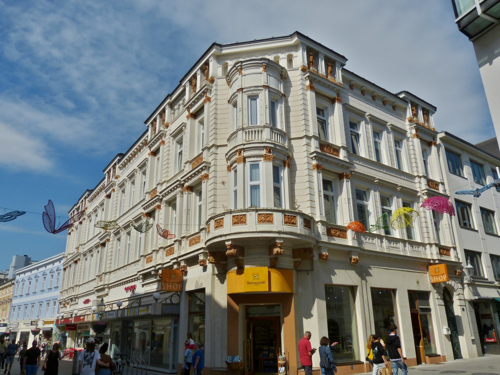 Eckhaus mit schn verzierter Fassade in St. Plten. 03.06.2023