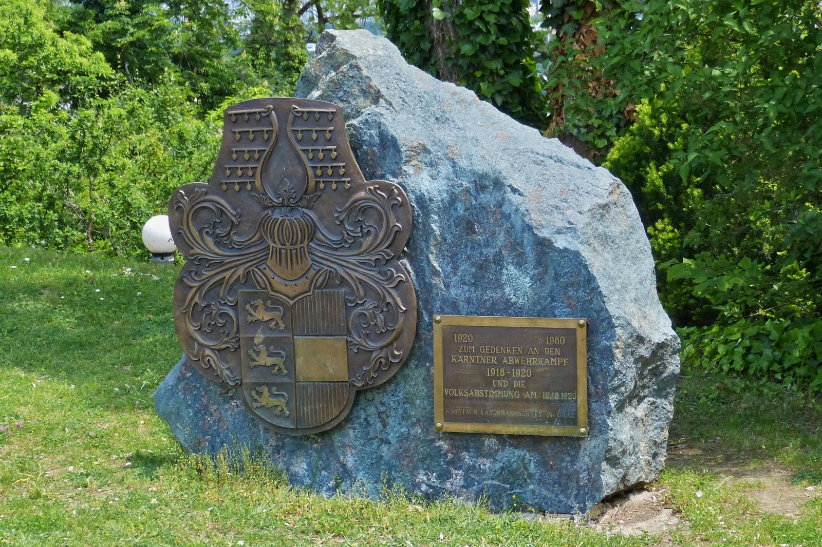 Ein Gedenkstein am Schlossberg in Graz, er wurde errichtet zum Gedenken an den Krntner Abwehrkampf von 1918-1920, und die Volksabstimmung. 02.06.2023