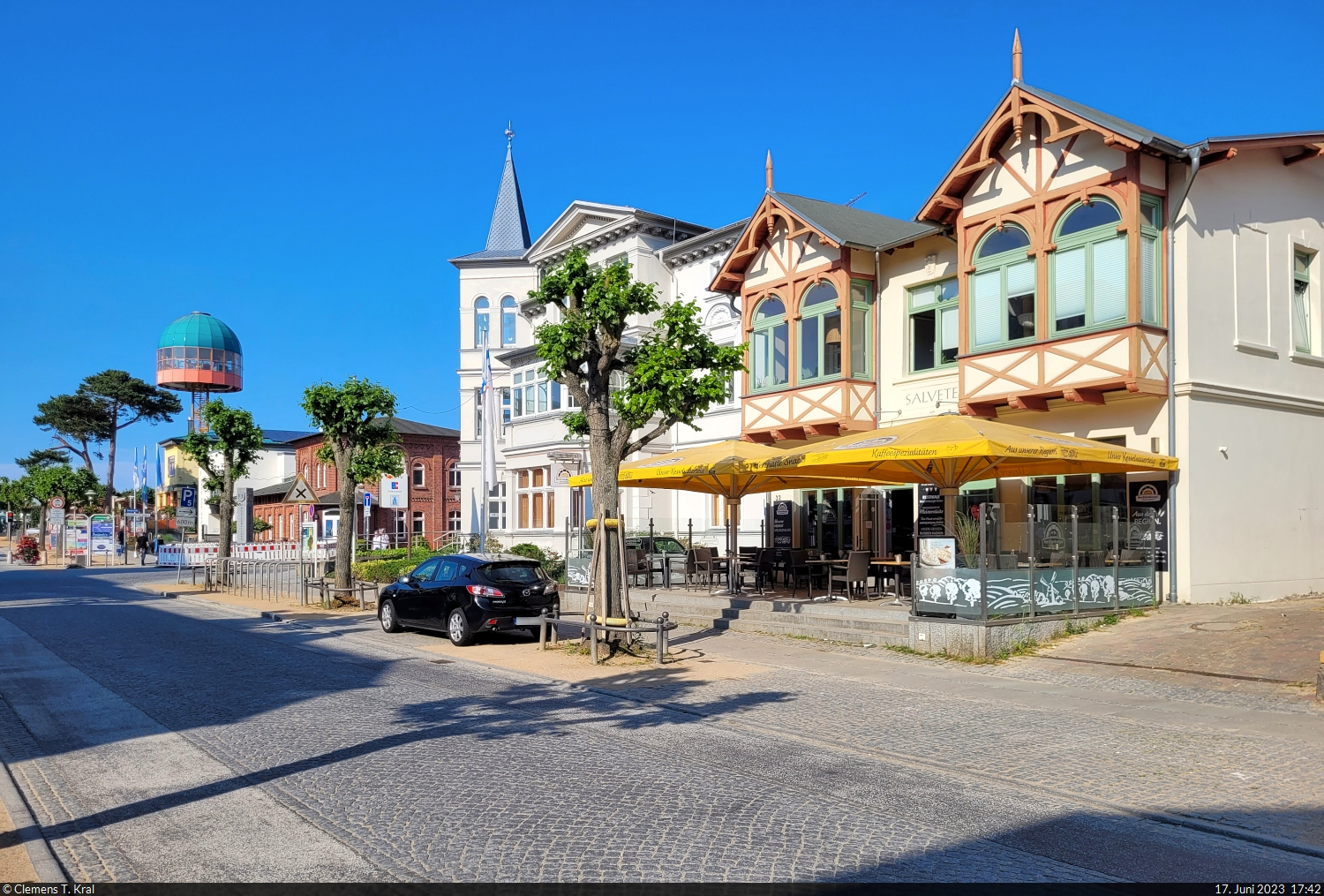 Ferienwohnung  Villa Salvete  an der Neuen Strandstrae in Zinnowitz, mit Restaurant im Erdgeschoss.

🕓 17.6.2023 | 17:42 Uhr