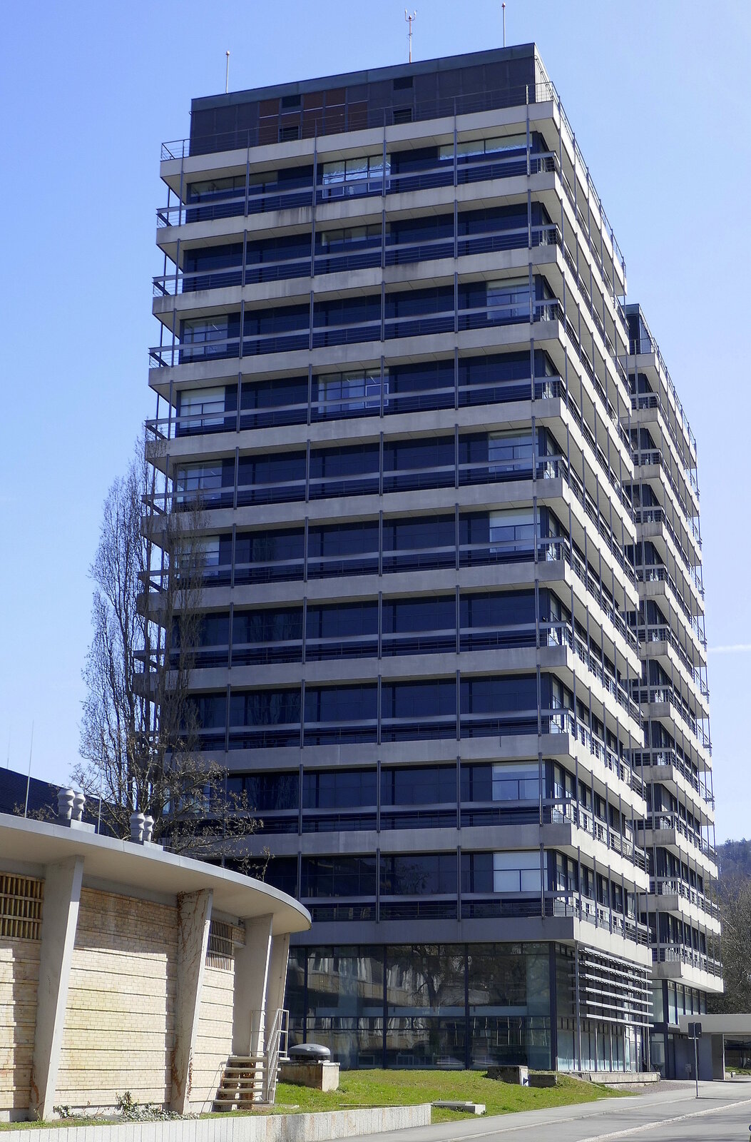 Freiburg, das Chemie-Hochhaus der Universitt im Institutviertel, Mrz 2021