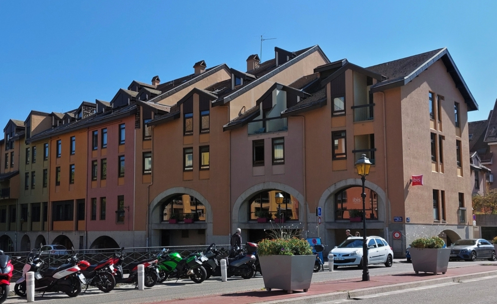 Hotel Ibis in der Bahnhofsstrae von Annecy. 09.2022
