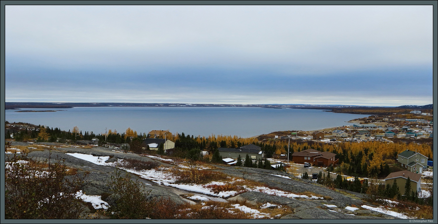 Kuujjuaq liegt am Fluss Koksoak, dem grten Fluss in der Region Nunavik. Der 2700-Einwohner-Ort ist ein regionales Verwaltungszentrum. (13.10.2022)