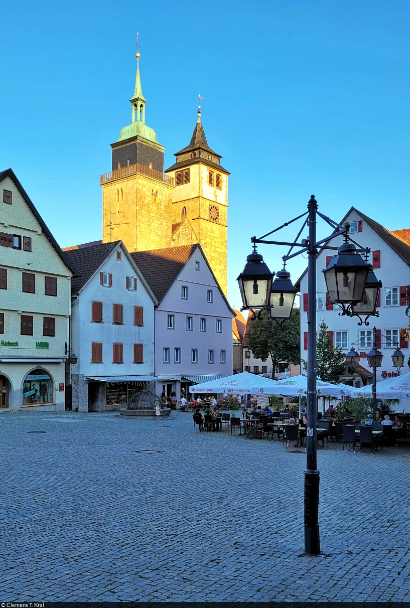 Marktplatz in Markgrningen: Nur noch die Trme der Evangelischen Bartholomuskirche werden von der Abendsonne angestrahlt.

🕓 3.8.2022 | 20:07 Uhr