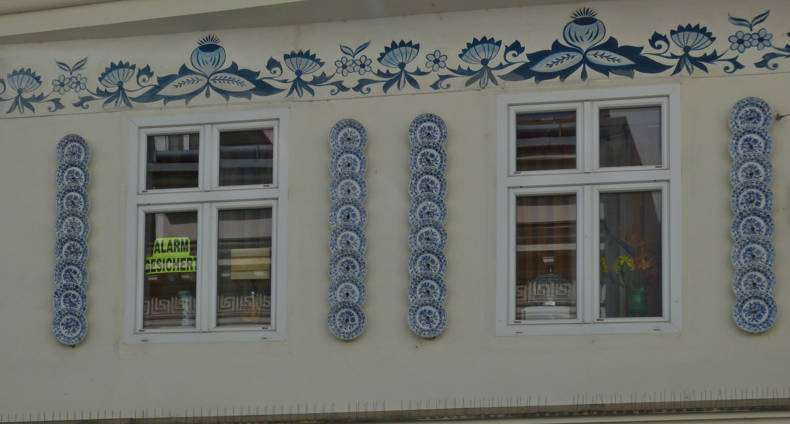 Schne verzierte Fassade an einem Gebude in St. Plten. 03.06.2023