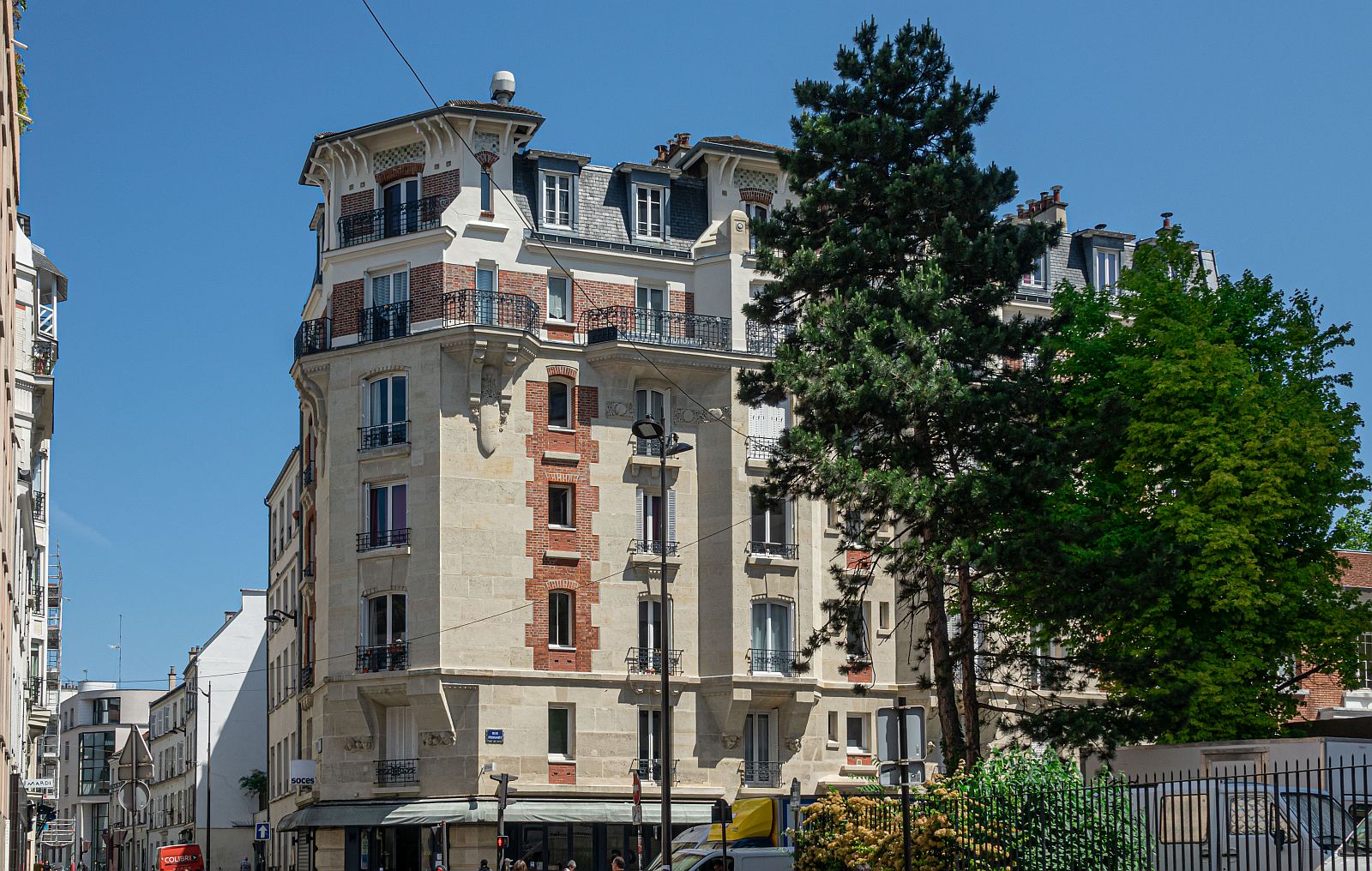 Schne Wohnhuser in Paris. Foto: Mai, 2023.