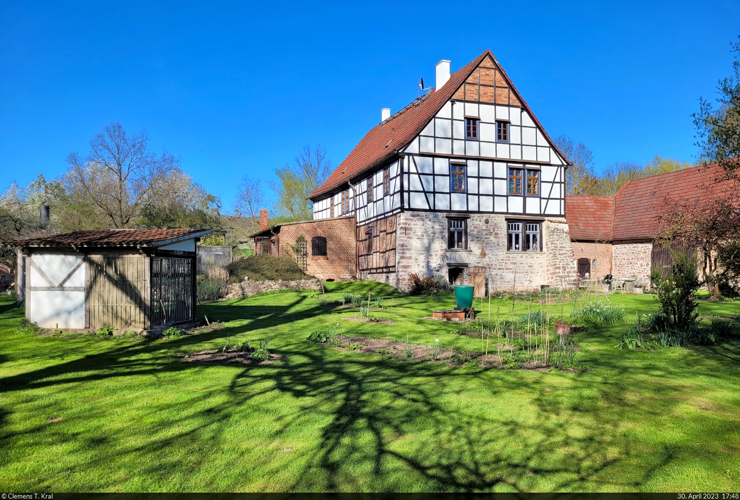 Sehr gastfreundlich bewirtet wird man in der Obermhle bei Blankenheim (Sangerhausen). Dem schnen Fachwerkhaus schliet sich ebenso eine grozgige, gepflegte Auenanlage und eine Tpferei an.

🕓 30.4.2023 | 17:48 Uhr