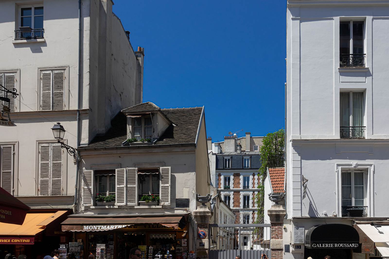 Stimmung in Mont-Marte. Die Aufnahme stammt von Paris, Juni, 2023.