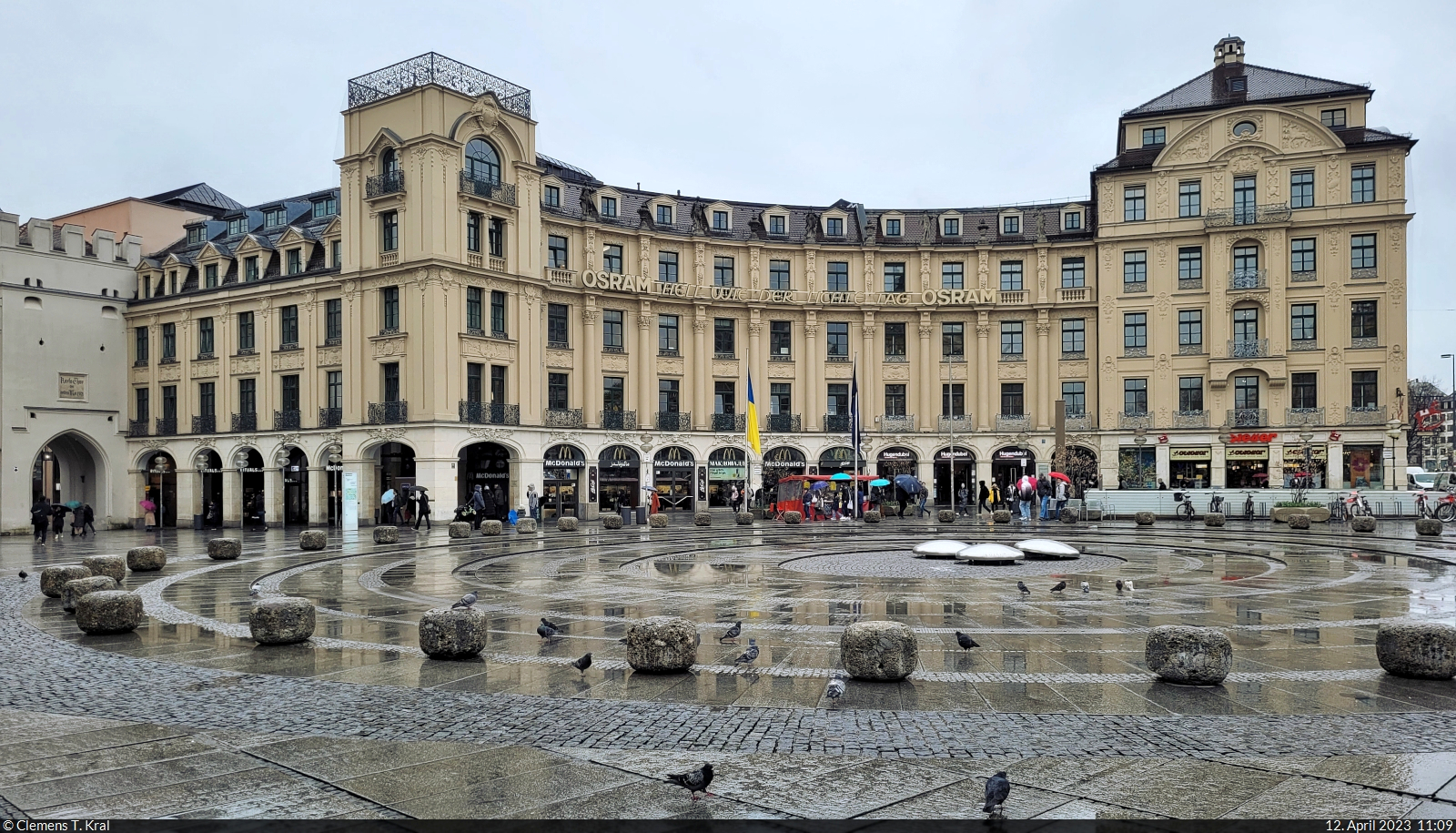 Sdflgel des Rondells auf dem Karlsplatz in Mnchen. Irgendwie deplatziert wirkt die Schnellrestaurant-Filiale, die sich in dessen Erdgeschoss eingemietet hat. Sie gilt an diesem Standort aber als uerst lukrativ.

🕓 12.4.2023 | 11:09 Uhr