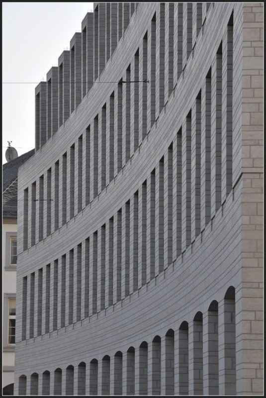 Konkave Krummung L Bank In Karlsruhe Am Schlossplatz Planer