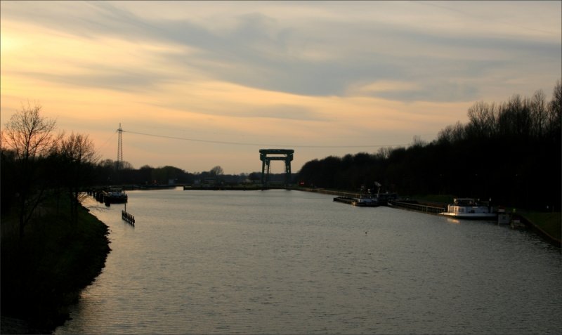 Abendstimmung am Wesel-Dattel-Kanal. Blick auf die Schleuse Hnxe. Foto vom 23.02.08