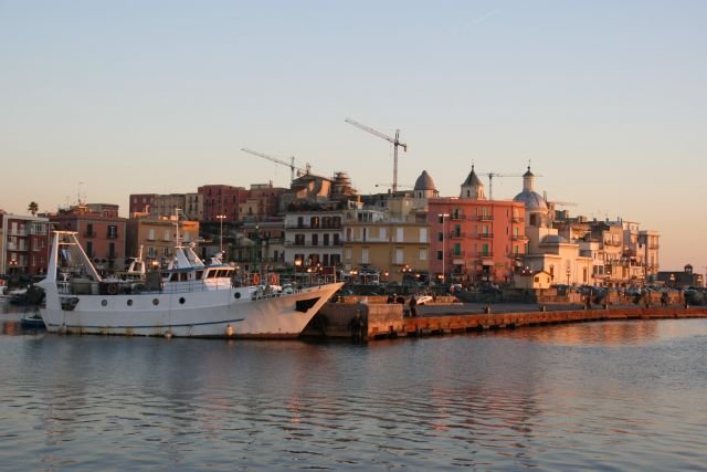 Abendstimmung im Hafen von Pozzuoli; 26.01.2008