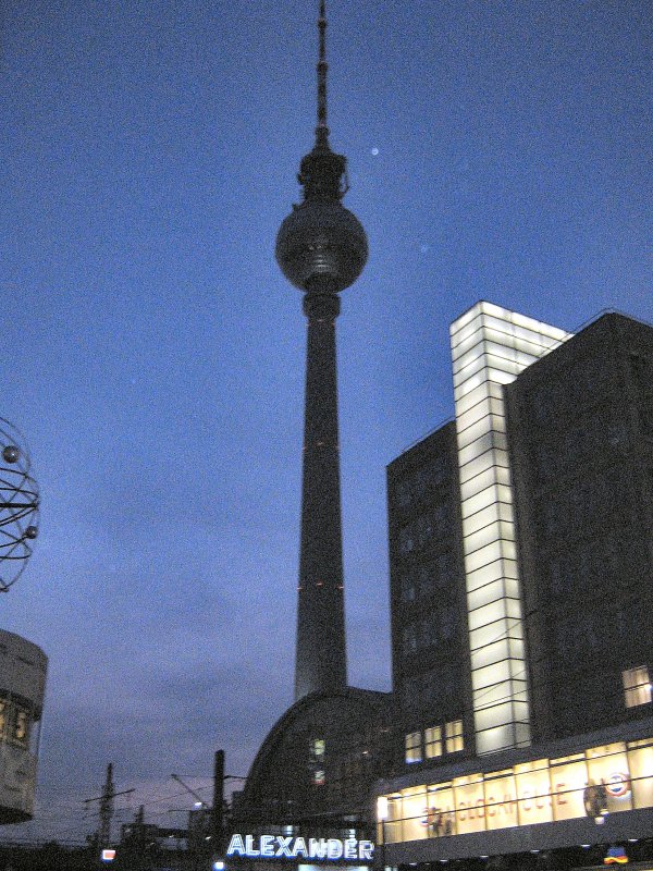 Alexanderplatz und Fernsehturm am Abend, 18.10.2008