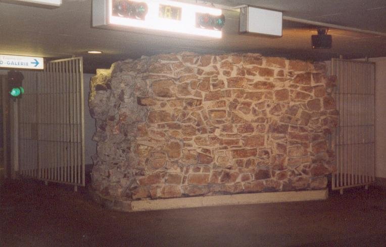 Alte Kasseler Stadtmauer
Gefunden bei dem Tiefgaragenbau unter dem Friedrichsplatz