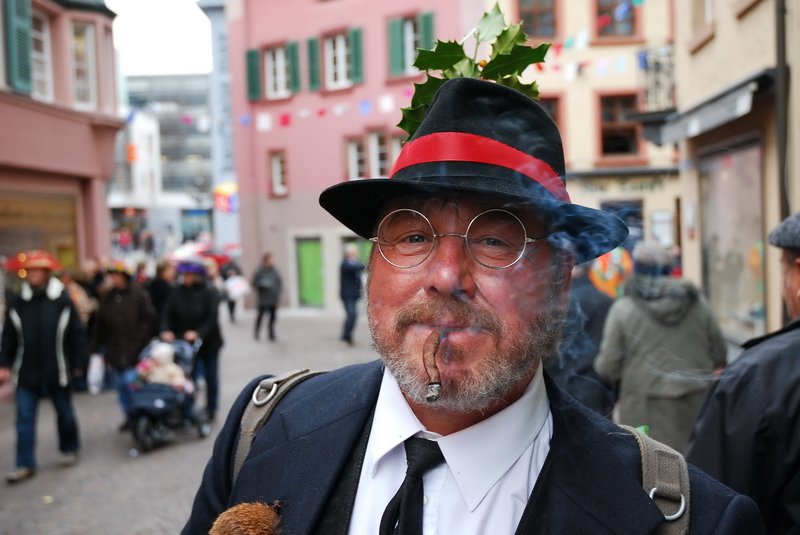 Altstadt - So sieht ein echter und perfekter Wlder aus. Dieser hier heit Karl-Heinz Hamburger und ist im richtigen Leben Bademeister im Thermalbad Aqualon. Ich gre ihn mit einem Narri-Narro, dem hiesigen Fasnachtsruf. Donnerstag, 1.2.2007