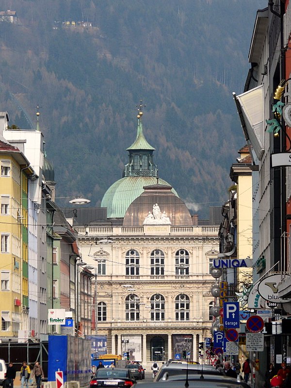 Am Ende dieser Strae sieht man das 1823 errichtete Tiroler Landesmuseum, auch Fernandeum genannt. 08.03.08