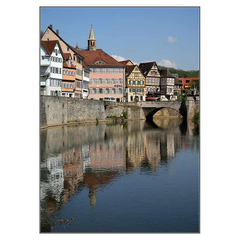 Am Kocher in Schwbisch Hall, rechts im Hintergrund die Henkersbrcke. 05.05.2008 (Matthias)