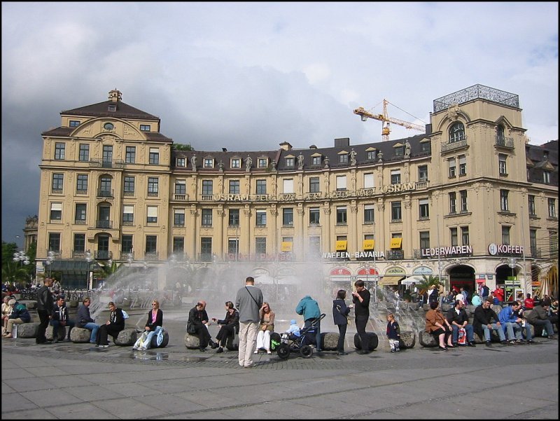 Am Stachus in Mnchen. (Juli 2004)