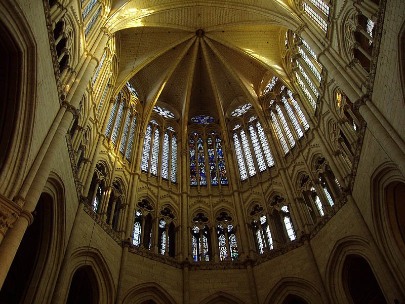 Amiens, Kathedrale Notre Dame. Aufnahme des polygonalen Chors (7/12 Abschluss, 42.3 m hoch), 14. Jan. 2006