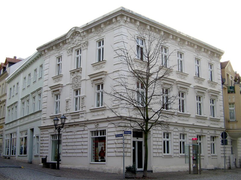 An der Frbergasse befindet sich dieses reichlich verzierte Gebude, 23.02.08