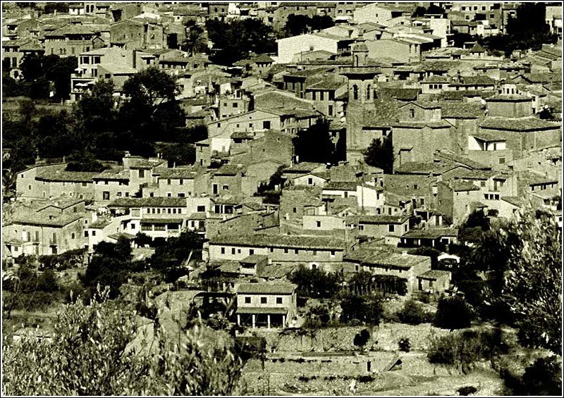 Ansicht von Valldemossa auf Mallorca. Sommer 2005, Scan vom Dia (Matthias)