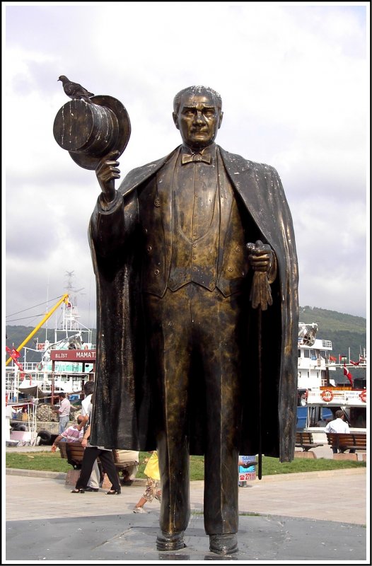 Atatrk-Denkmal in Istanbul (Trkei)