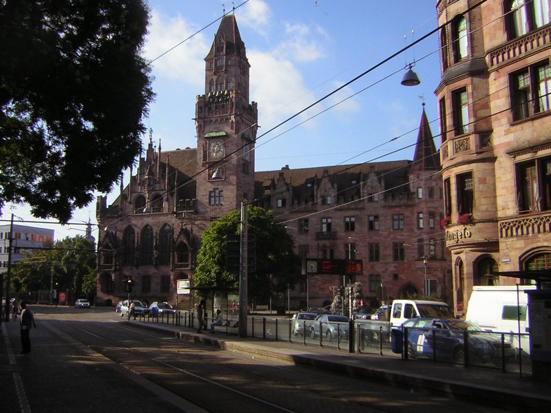 Auf dem Bild ist das Rathaus von Saarbrcken zu sehen.