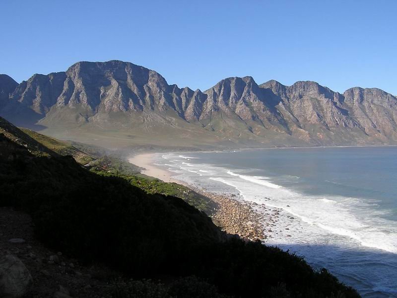 Auf dem Weg nach Kleinmond geht diese fantastische Strasse an der  False Bay  Bucht entlang. 