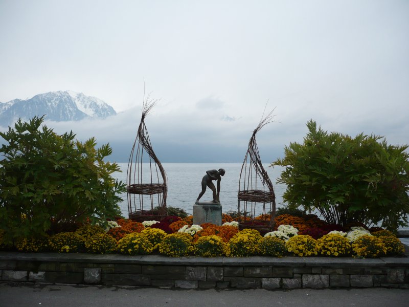 Auf der gegenberliegenden Seite liegt Frankreich.
Montreux, am 31.10.08