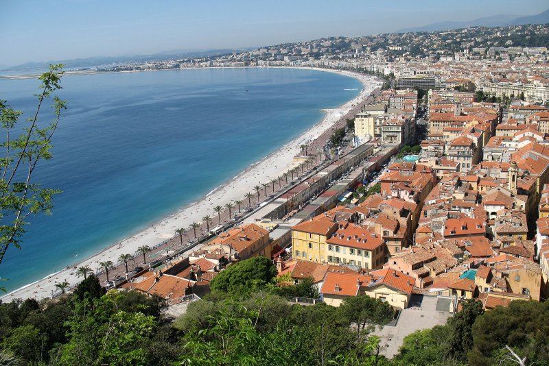Aussicht ber das Mittelmeer und der Altstadt von Nizza.
(April 2009)