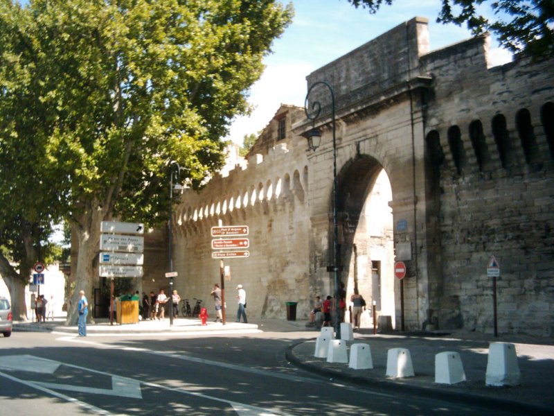 Avignon: Stadtmauer
