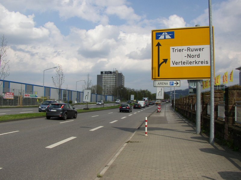 B49 Zurmainer Str., richtung Autobahn A602. Hier an der Abfahrt nach Trier - Nord, - Ruwer und zum Verteilerkreis!!! Trier, 23.04.08