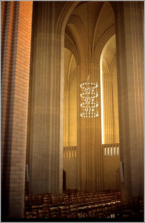 Backsteingotik: die Grundwig´s Kirke in Kopenhagen. Scan vom Dia, 1990 (Matthias)