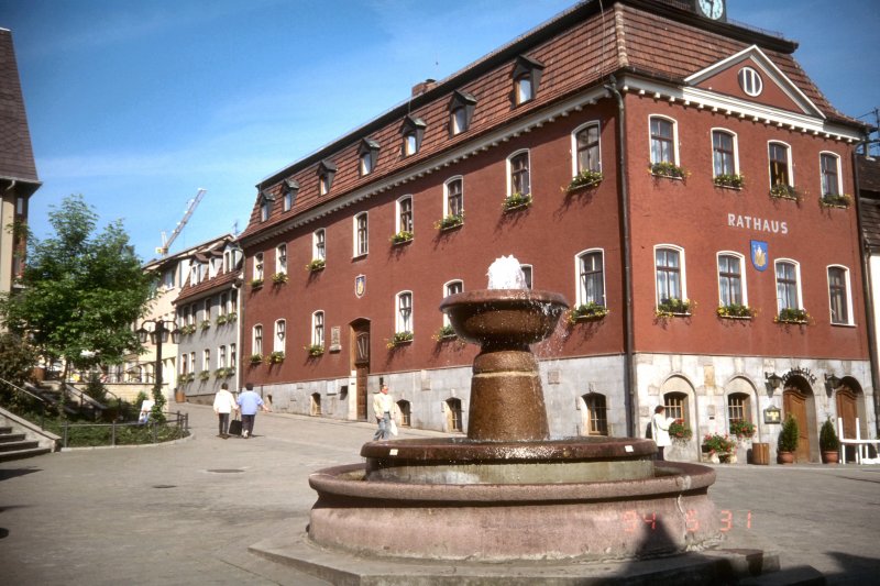 Bad Salzungen, Marktplatz mit Brunnen 1994