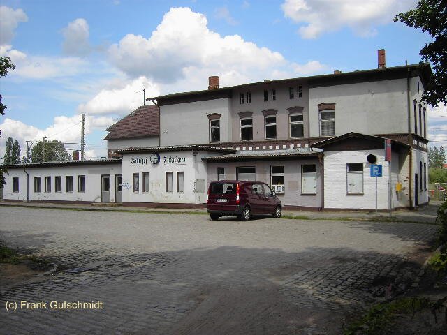 Bahnhof Finkenheerd, Straenseite