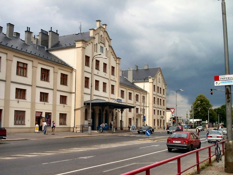 Bahnhof Liberec, Strassenseite. Aufnahme vom Sommer 2004

bitte auch fr Kategorie Tscchechien/Stdte/Liberec vorsehen