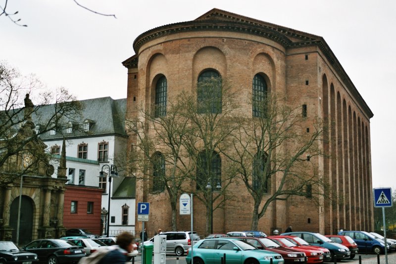 Basilika - sie ist innen ist so gro, da es ein 7-Sekunden-Nachhall gibt