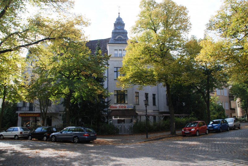 BERLIN, 10.10.2009, am Fellbacher Platz im Ortsteil Hermsdorf