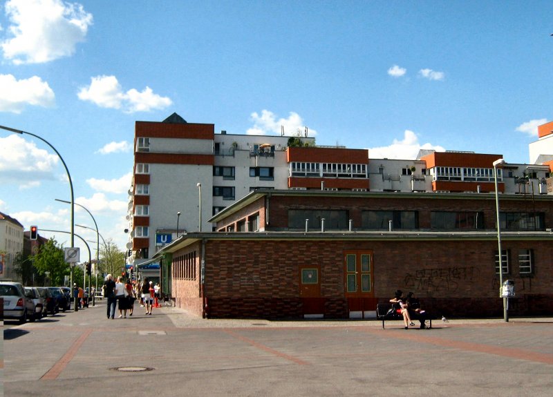 Berlin, am U-Bahnhof Gedundbrunen - Mai 2008