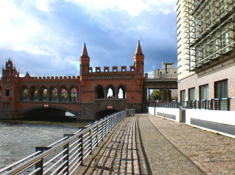 Berlin, Blick zur Oberbaumbrcke - 2007