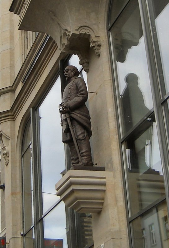 Bismarck steht wieder ... Erfurt, Anger 2005