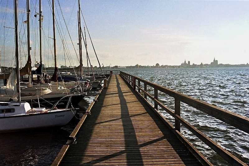 Blick von Altefhr auf Stralsund (September 2005)