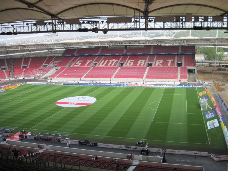 Blick auf die EnBW Tribne der Mercedes-Benz Arena(Gottlieb-Daimler-Stadion / Neckarstadion) in Stuttgart vor dem Spiel VfB Stuttgart - 1.FC Kln. Das Spiel endete 0:2 (19.09.2009)
